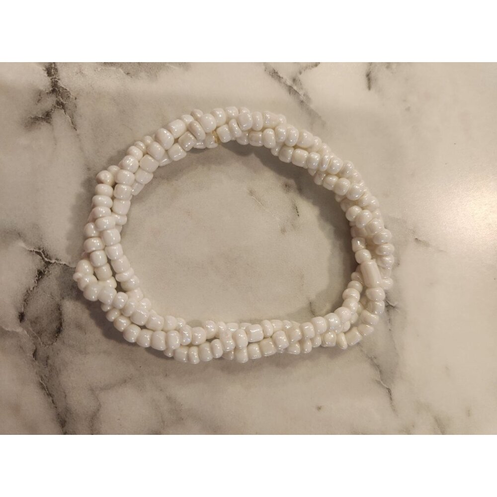 Vintage White Beaded Stretch Bracelet